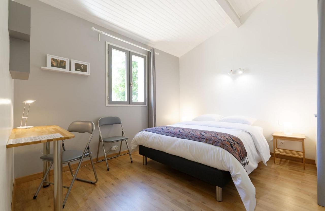 Chambre D'Hotes De Charme A La Maison Bleue Savignac-Mona Экстерьер фото